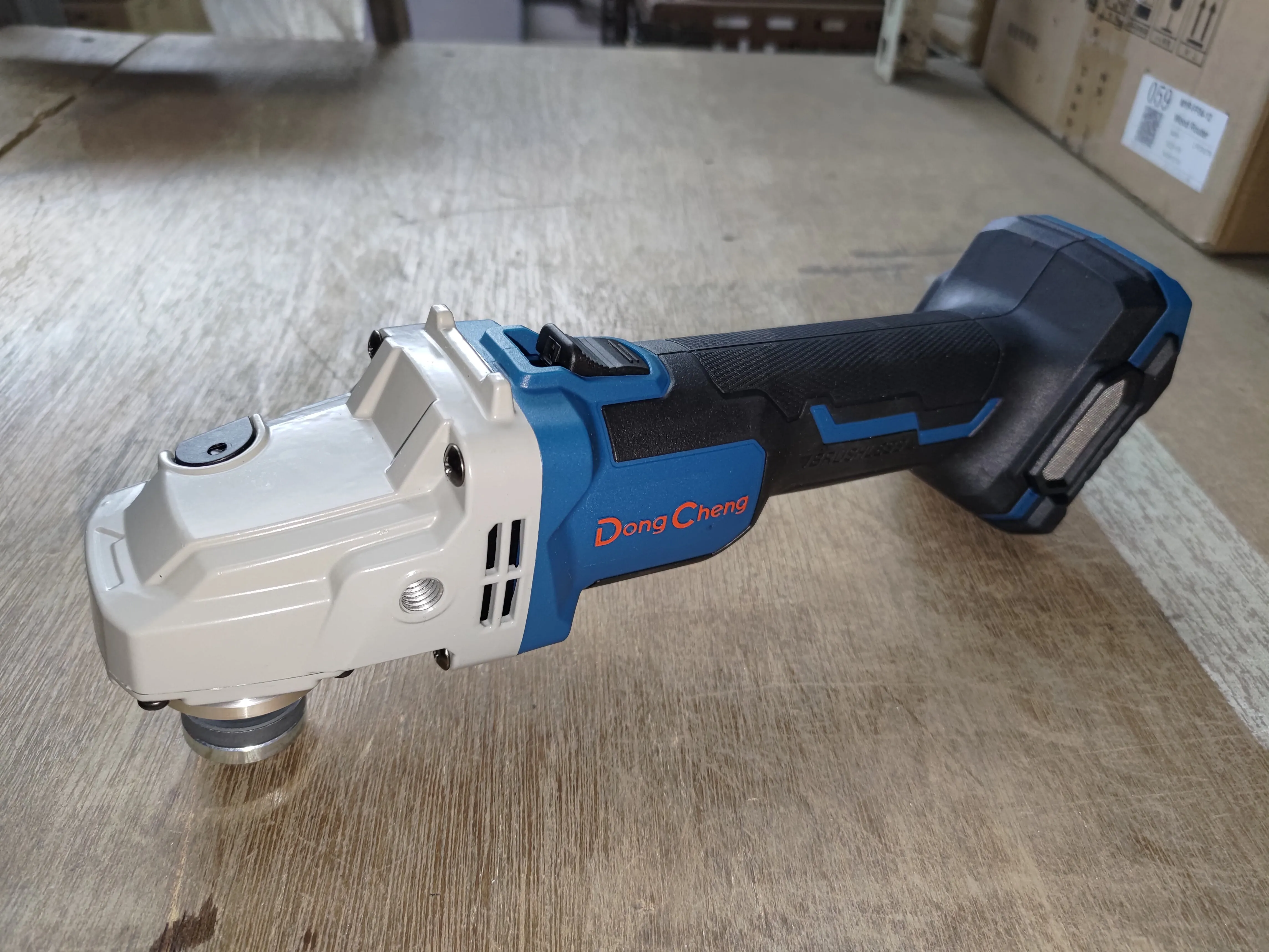 Dong Cheng 4" 20V Cordless Angle Grinder Brushless Motor (NO WARRANTY) | Model: D-DCSM03100