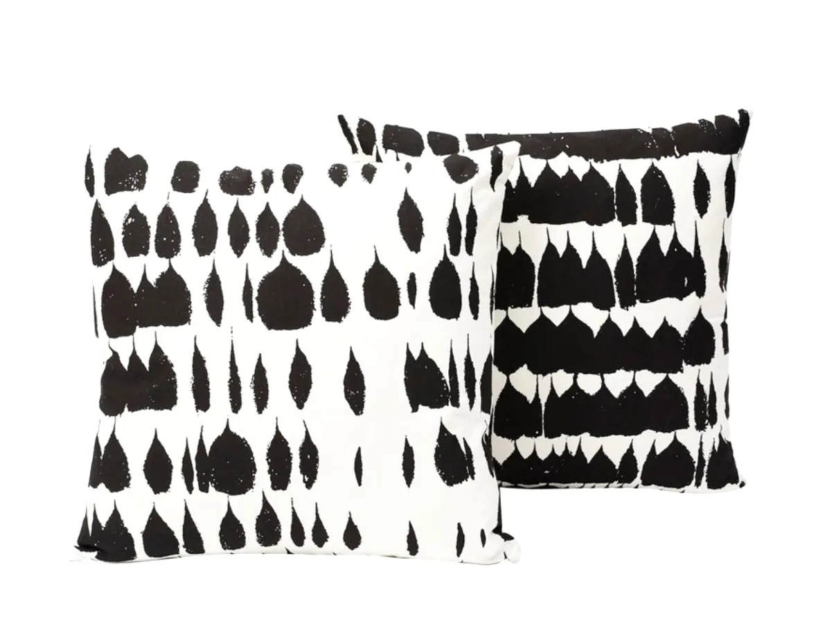 Queen of Spain: Abstract Black and White Linen Pillow Cover