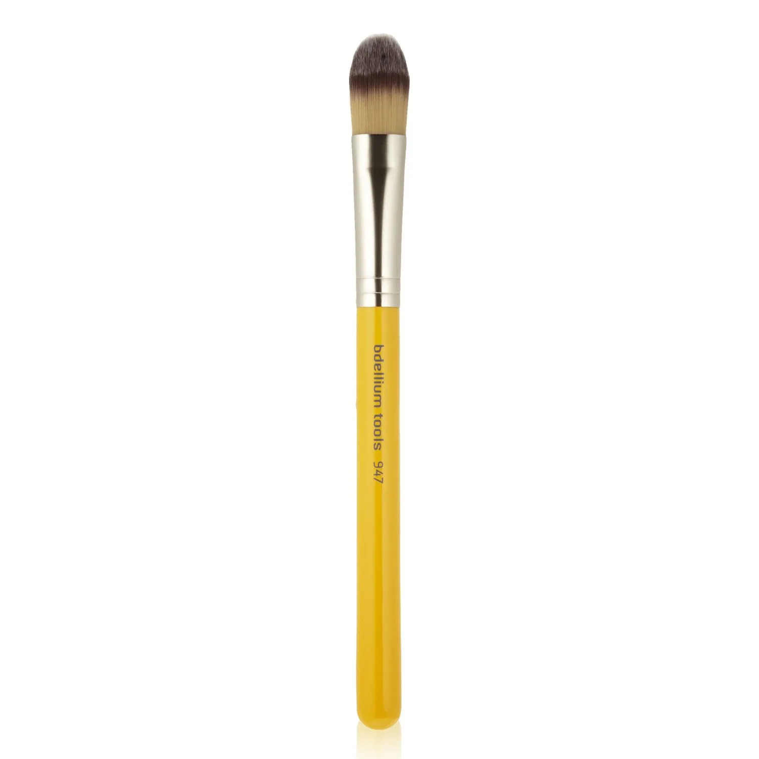 Studio 947 Small Foundation Brush