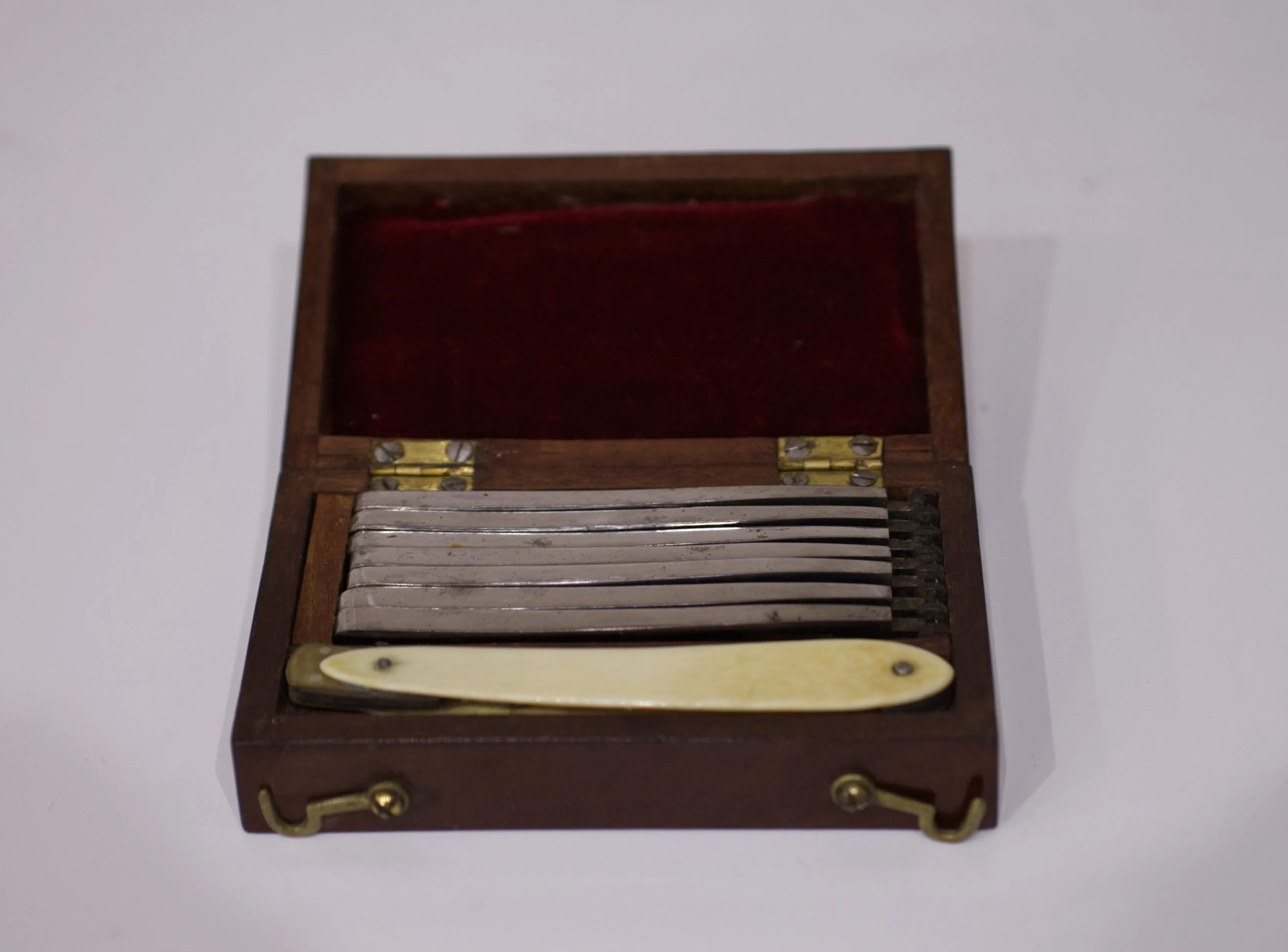 William IV Cased Set of Seven Day Cut Throat Razors by Sansom Harwood & Co Sheffield